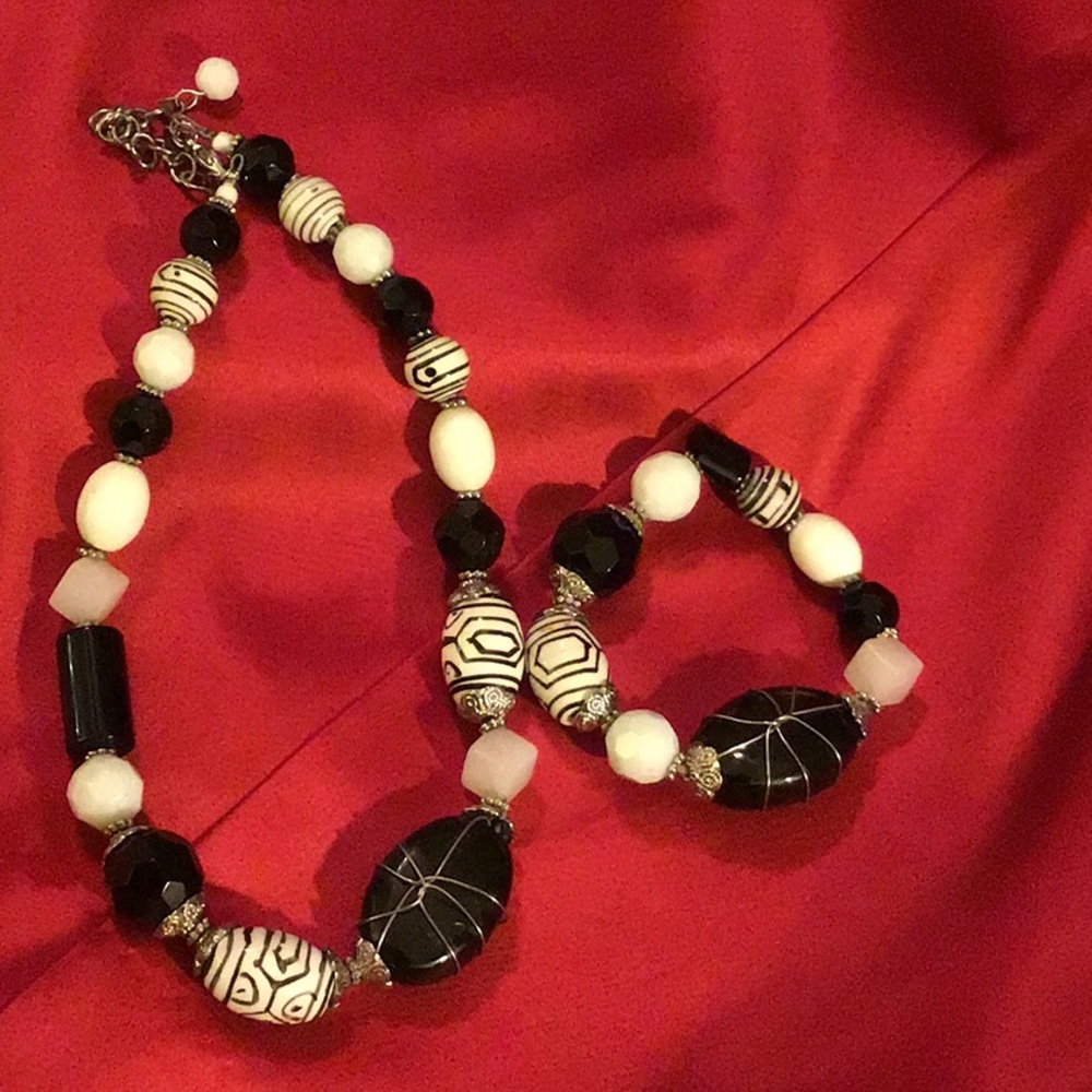 Art Nouveau Necklace Bracelet Set